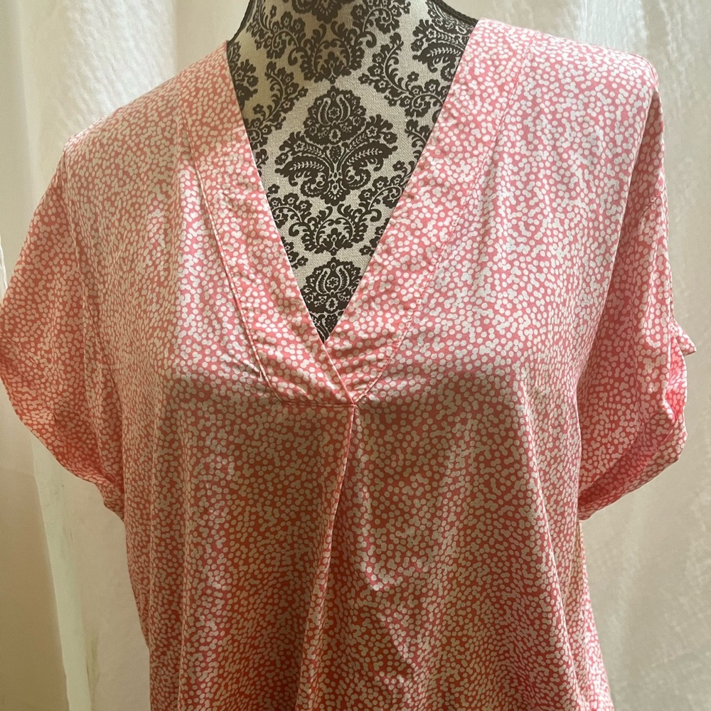 Peach and white top